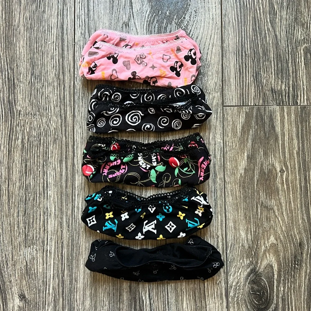 5 Pairs of Different Prints No Show Socks
